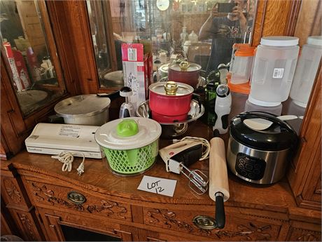 Mixed Small Appliance Kitchen Lot:Food Saver/Mixer/Rice Cooker & More