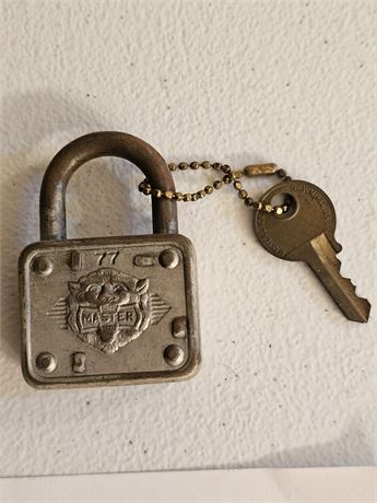 Vintage Master #7 Lion Face Pad Lock with Key