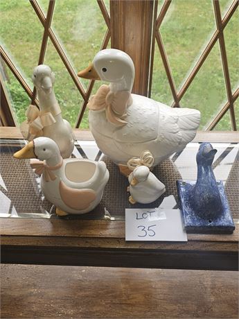 1984 NAC Duck Cookie Jar, Figurines