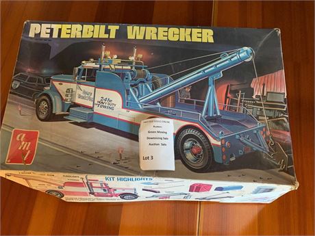 AMT Peterbilt 359 Wrecker 1:25 Scale Model Kit In Original Box