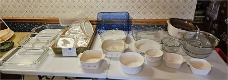 Large Lot of Bakeware: Corning / Pyrex & More