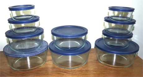 Pyrex Bowls with Lids