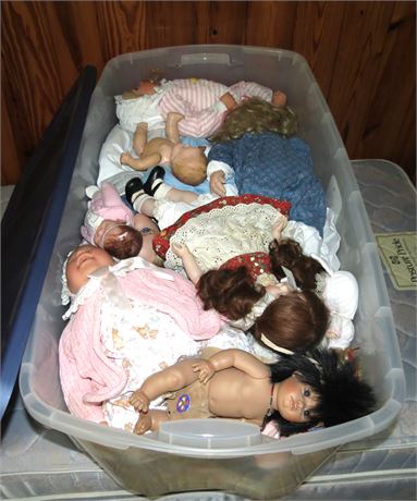 Tote Of Dolls