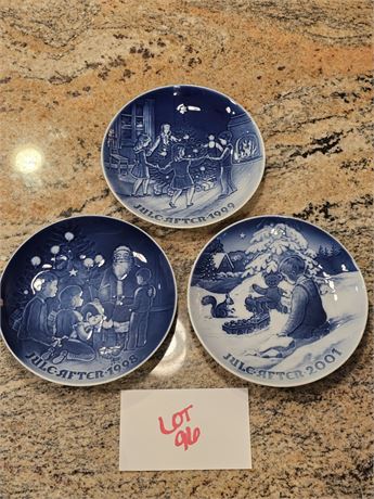 Bing & Grondahl Copenhagen Christmas Plates 1998,99,2001