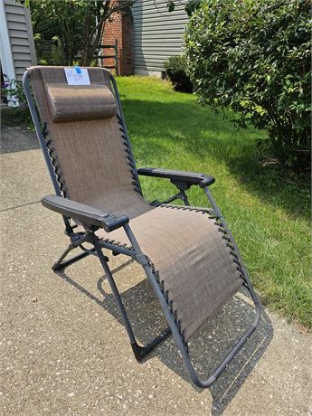Black & Tan Lounge Chair