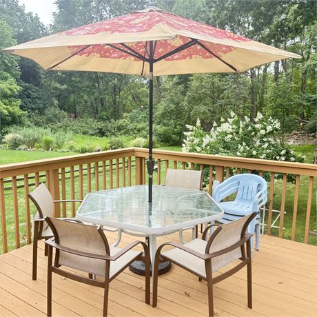 Outdoor Patio Table, Chairs and Umbrella