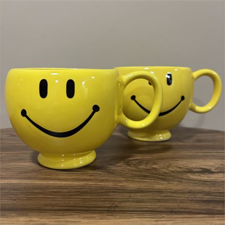 Cute Teleflora Smiley Face Mugs