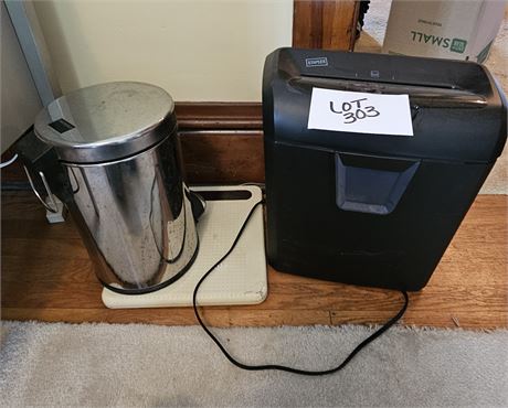 Staples Paper Shredder. Scale & More