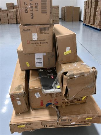 SEE VIDEO - Pallet With Misc Boxed Furniture
