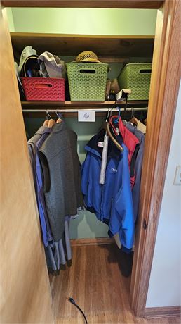 Closet Cleanout ,Coats,Hats,Scarves,Gloves,Mens Coats,Jacket Size Xl & More