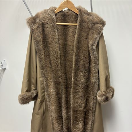 Women's Forecaster Of Boston Vintage Faux Fur Coat - Size 9/10