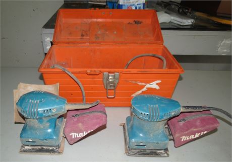 2 Makita Palm Sanders