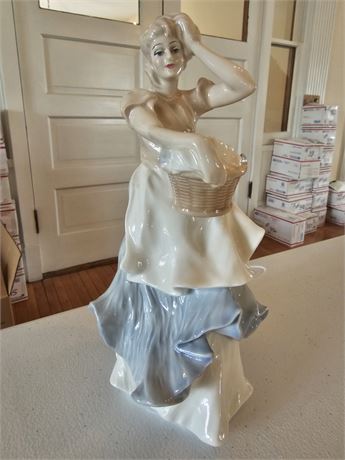 Royal Doulton Reflections "Breezy Day" 1987 Figurine