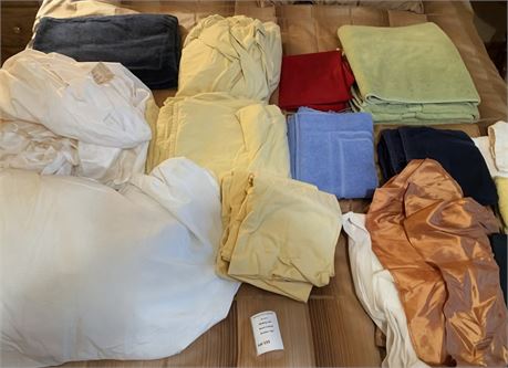 Linen Sheet & Bathroom Towel Lot