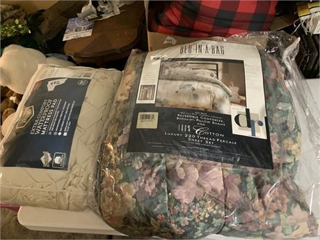 Bed In A Bag Floral Comforter & Berkley Jensen Waterproof Mattress Cover