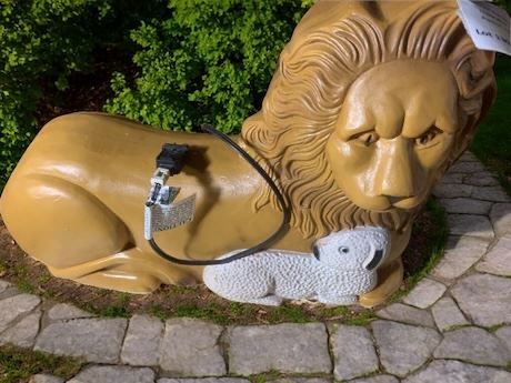 Don Featherstone Lighted Lion and Lamb Animal Blow Mold Decoration