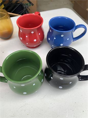 Set Of 4 TempTations By Tara Polka Dot Stoneware Mugs