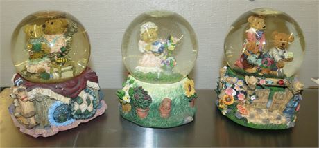 3 Snow/Glitter Bears Globes