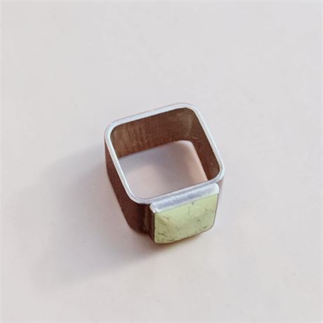 925 Sterling Silver Modernist Square Band Ring W/Square Light Green Stone