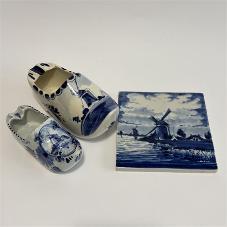 Delft Blue and White Ceramic Shoe Ashtrays and Trivet