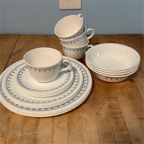 Corelle by Corning Snowflake Garland Dishes; 5-Piece Service for 4