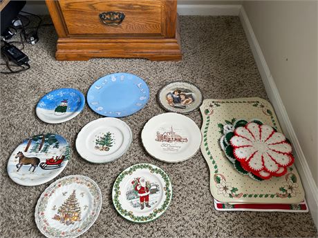 Plates for collecting and vintage kitchen linen items