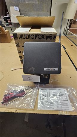 Audiovox Model TRA3000 Universal Fender Mount Housing W/Radio Antenna In Box