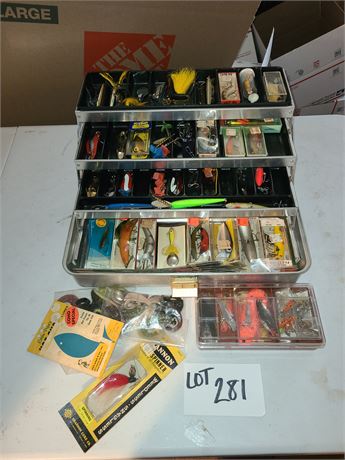 UMCO 175A Tackle Box & Vintage Lures