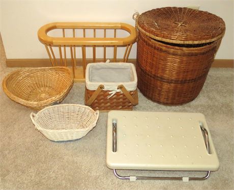 Mixed Lot: Baskets, Magazine Rack, Tray