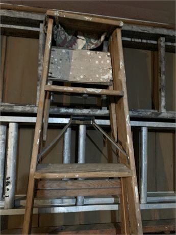 Wood Step Ladder 8 Foot