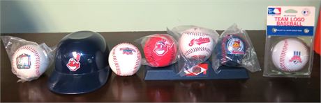 Cleveland Indians Baseballs, Mini Helmet