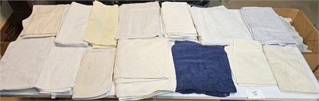 Large Box of Mixed Bath Towels / Hand Towels & Wash Cloths