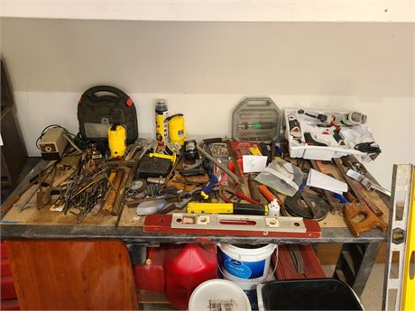 Large Mixed Tool Cleanout : Saws / Bits / Levels / Small Tools & Much More