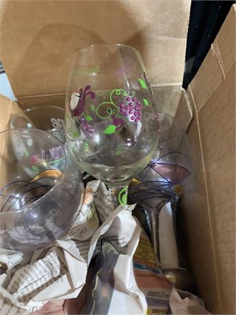 Decorative Wine Glasses - Geometric Design - Wine Grapes - Wine Therapy