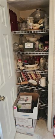 Large Pantry Cleanout:Glasses/Vases/Bowls/Cookbooks/Bakeware & More