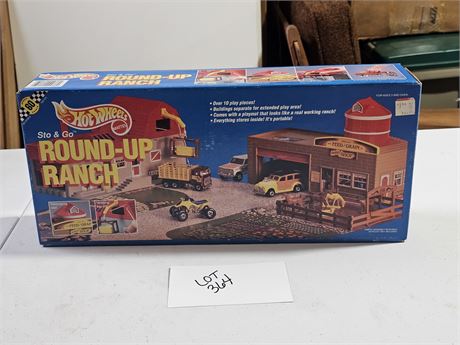 Hotwheels Round Up Ranch NEW IN BOX