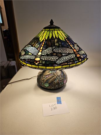 Wonderful Dragonfly Tiffany Style Glass Lamp