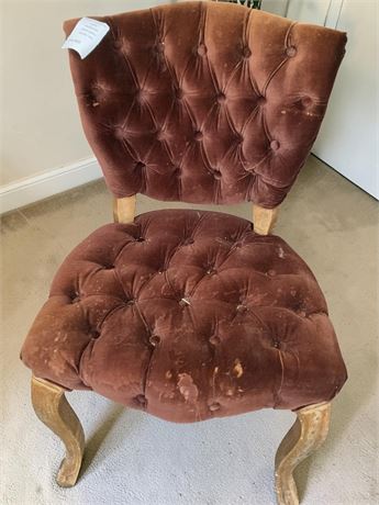 Vintage Tufted Velvet Upholstered Accent/Boudoir Chair W/Curved Wooden Legs