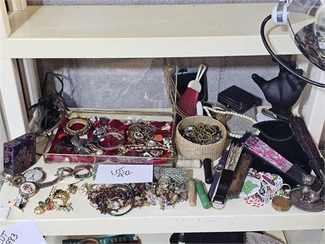 Mixed Costume Jewelry / Vintage Boxes / Necklaces / Brooches / Earrings & More