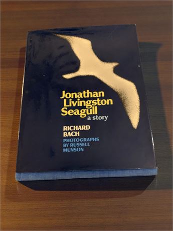 Jonathan Livingston Seagull A Story by Richard Bach Hardcover Book W/Dust Jacket