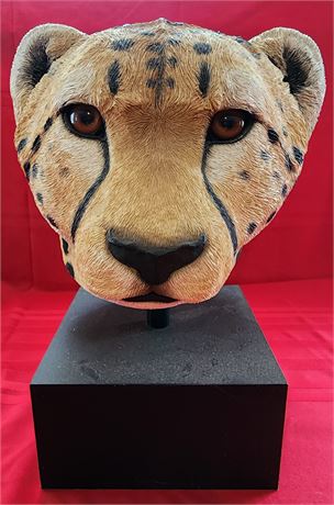 Sandicast Cheetah Sculpture