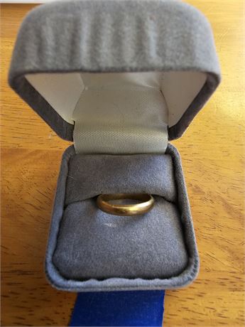 14K Gold Ladies Wedding Band Size 6