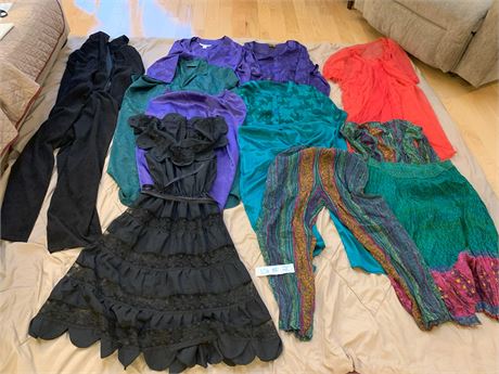 Women's Vintage Matching Set and Dress Lot of 7 Size 1x, 2x, 22/24