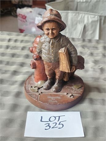 Tom Clark Creations 1983 "Newspaper Day" Gnome Figurine