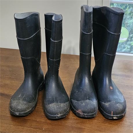 (2) Pairs SERVUS Men's & Woman's Rubber Muck Rain Mud Boots
