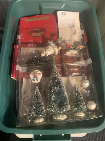 Christmas Village Accessory Lot