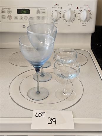 Art Blue Swirl Stem Wine Glasses & More