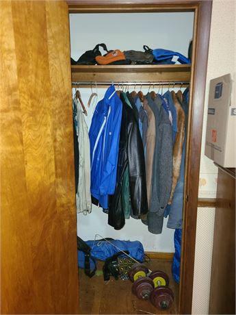 Closet Cleanout: Men's Coats/Jackets/Gloves/Helmet & More