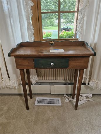 Wood Country Style Wood-Green Trim Foyer Table
