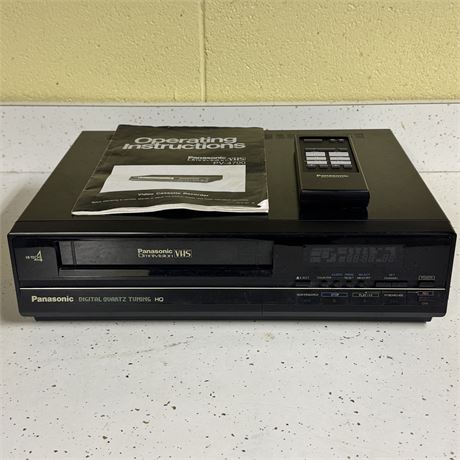 Panasonic Omnivision VHS Player Model PV-4700 w/ Manual + Remote